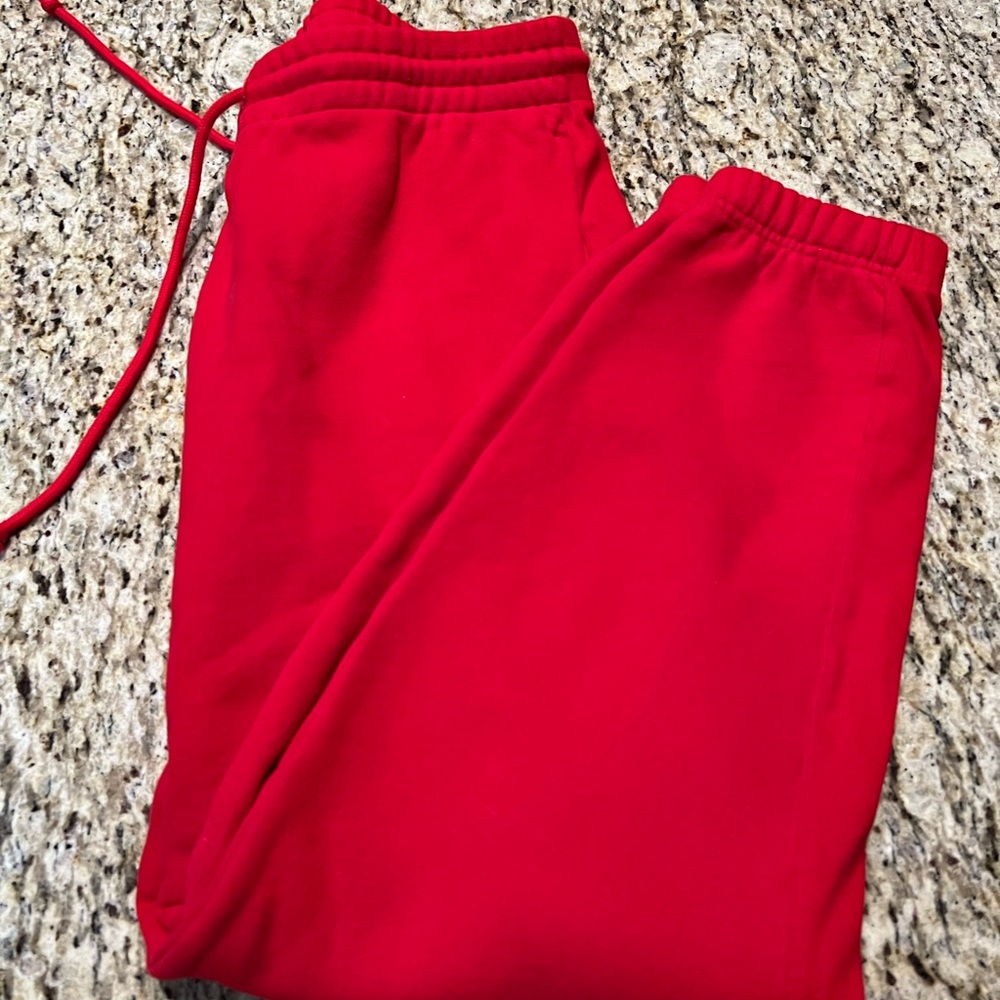 Aritzia TNA Cozy AF Fleece Sweatpants Red - Picture 1 of 8
